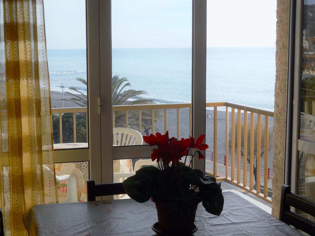 Gaiavacanze Beach Apartment Bordighera Zimmer foto