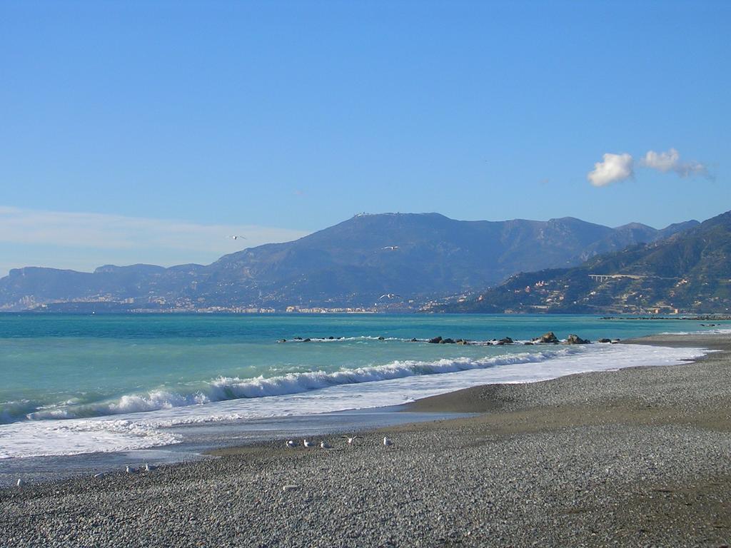 Gaiavacanze Beach Apartment Bordighera Exterior foto