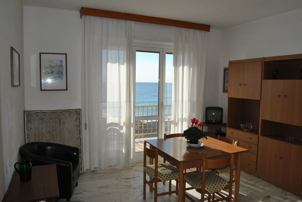 Gaiavacanze Beach Apartment Bordighera Exterior foto