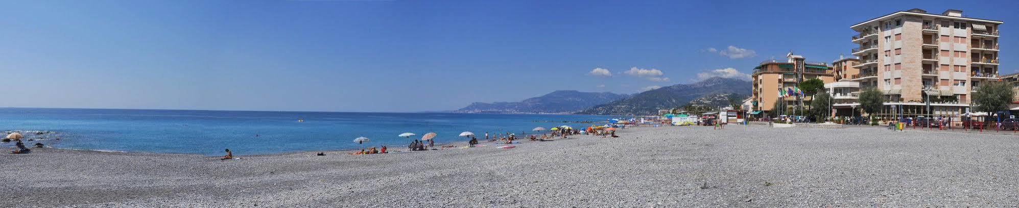 Gaiavacanze Beach Apartment Bordighera Exterior foto