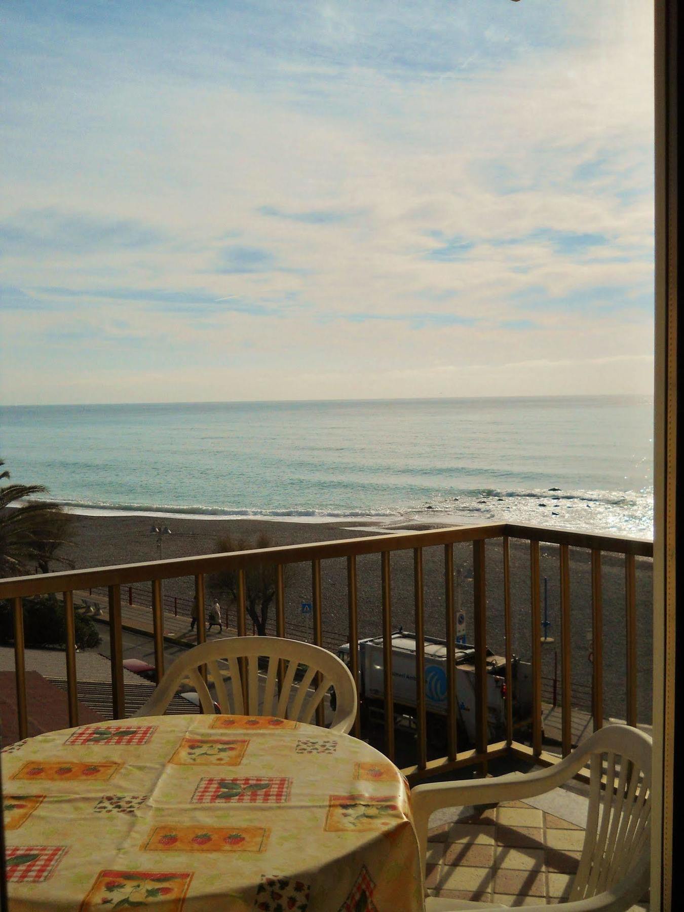 Gaiavacanze Beach Apartment Bordighera Exterior foto